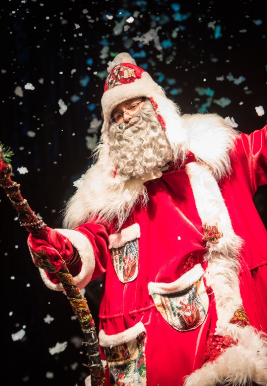 Kalėdų Senis ir Besmegenis. Su Kalėdų seneliu