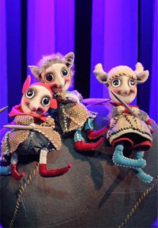 ŠEIMYNĖLĖ IŠ DIDŽIOSIOS GIRIOS